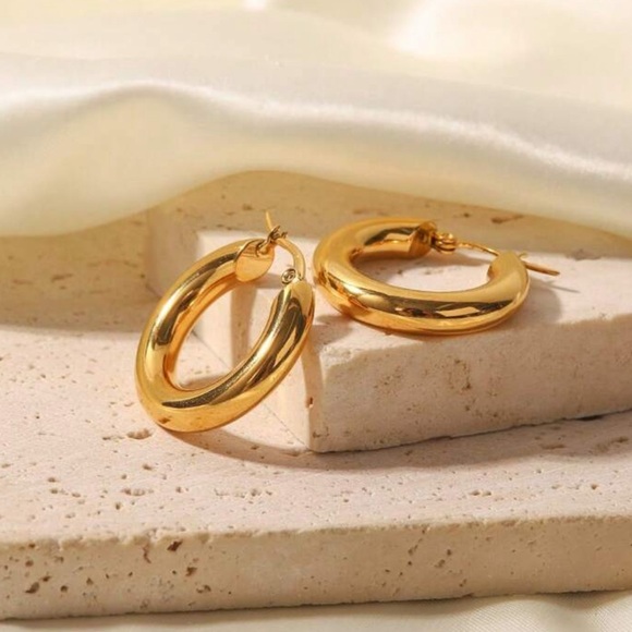 18k Gold Plated Chunky Gold Hoop Earrings - Picture 3 of 3